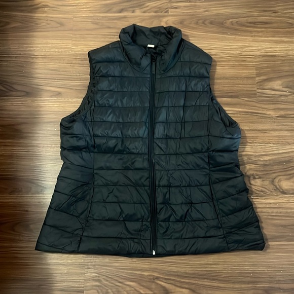 Old Navy Black Athletic Vest - XL - Great Condition - Picture 1 of 3